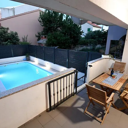 Cozy Maza With Heated Swimming Pool Zadar