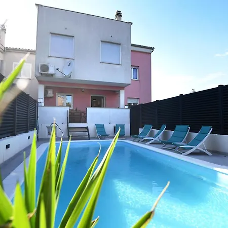 Appartement Cozy Maza With Heated Swimming Pool Zadar
