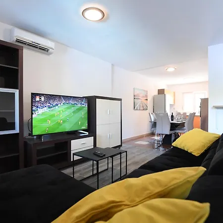 Cozy Maza With Heated Swimming Pool * Zára